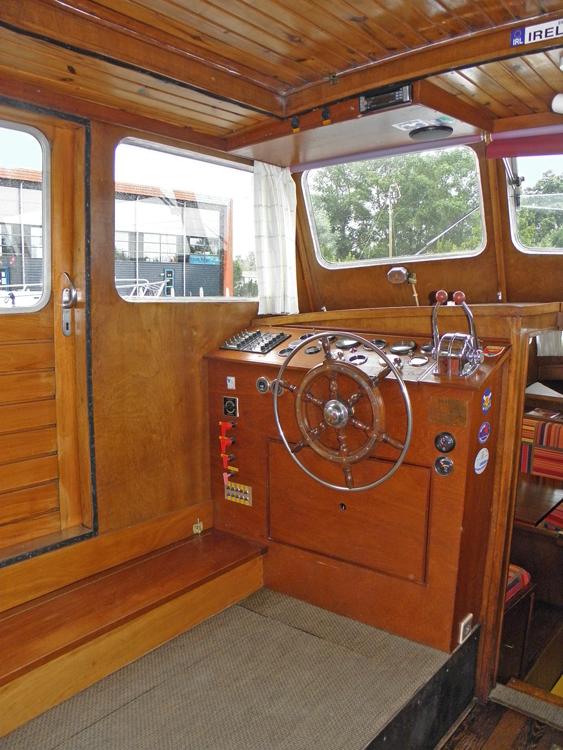 Saloon, Accommodation